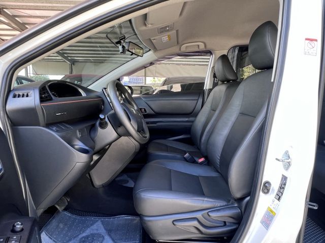 小改款＊５人＊原廠保養＊原版件認證車＊安卓機＊CARPLAY＊自動頭燈＋ＬＥＤ日行燈＊循跡＊可全額貸可換車＊  第10張相片