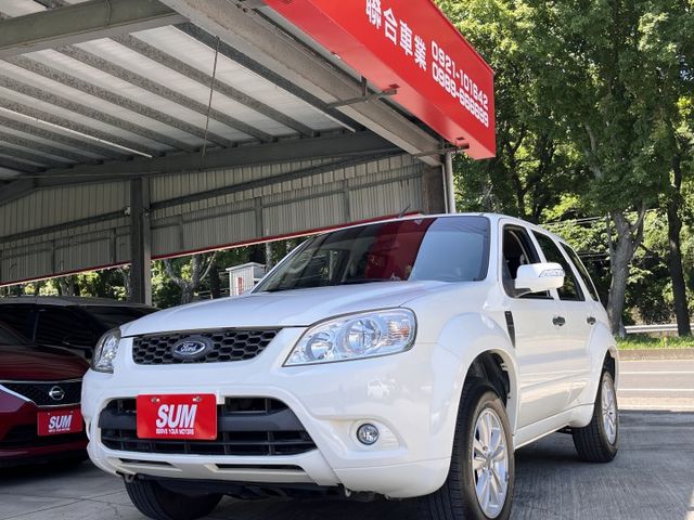 ２０１３年式小改款＊女用一手車＊全車原版件＋認證車＊４安＊導航＊倒車顯影＊車宿露營首選＊最高ＣＰ值＊可全額貸＊  第1張相片