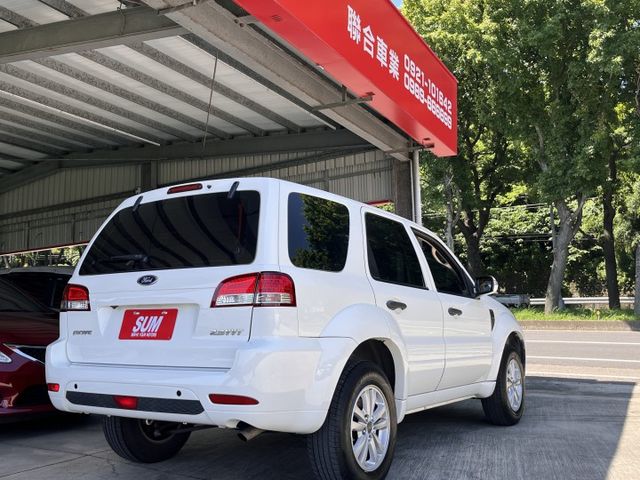 ２０１３年式小改款＊女用一手車＊全車原版件＋認證車＊４安＊導航＊倒車顯影＊車宿露營首選＊最高ＣＰ值＊可全額貸＊  第20張相片