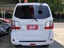 自排２ＷＤ＊豪華型８人座＊原版件＊認證車＊原廠保固＊盲點＊定速＊自動頭燈＊循跡＊可全額貸＊車宿露營＊生意好幫手  第8張縮圖