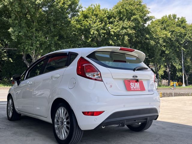 自用一手車＊頂級渦輪Ｓ版＊升級ＬＥＤ魚眼＊無線CARPLAY＊安卓機＊原版件認證車＊低里程室內車庫車＊可全額貸可換車＊  第3張相片