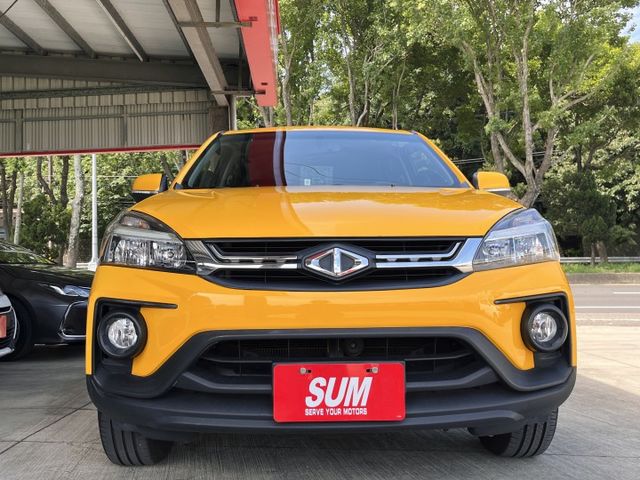 豪華型＊原版件認證車＊升級環景鏡頭＊定速＊後座空調＊鋁圈＊循跡＊自動後視鏡＊可全額貸＊可車換車＊可改貨車  第7張相片