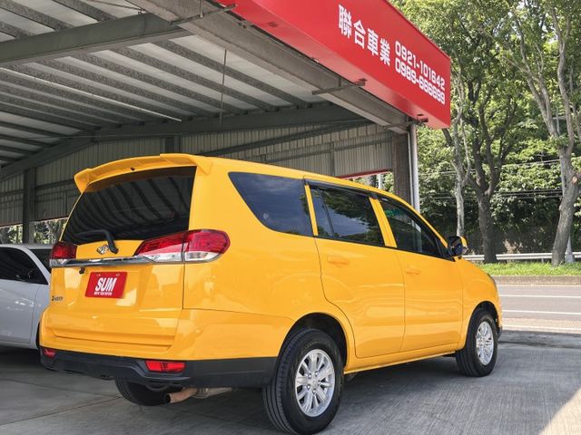 豪華型＊原版件認證車＊升級環景鏡頭＊定速＊後座空調＊鋁圈＊循跡＊自動後視鏡＊可全額貸＊可車換車＊可改貨車  第19張相片