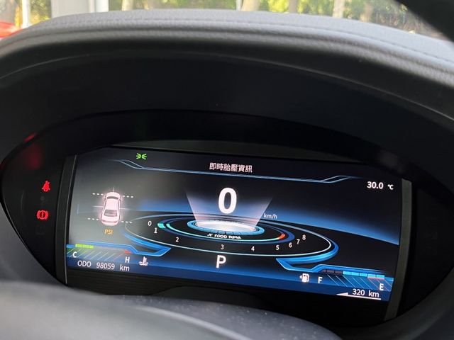 特仕精裝版＊升級選配多＊自用一手車＊原廠保養＊液晶儀表＊升級影音＊JBL揚聲器＊黑化套件＊ＩＫＥＹ＊可全額貸＊  第14張相片