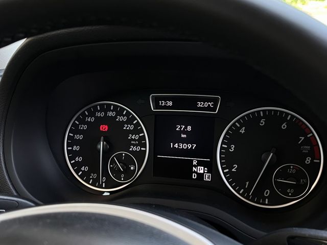 自用一手車＊室內車庫車＊原版件＊認證車＊總代理＊資料齊全＊ＫＥＹｘ２＊最安全最好養的小賓士＊可全額貸款＊可換車＊  第13張相片