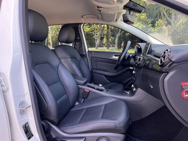自用一手車＊室內車庫車＊原版件＊認證車＊總代理＊資料齊全＊ＫＥＹｘ２＊最安全最好養的小賓士＊可全額貸款＊可換車＊  第16張相片