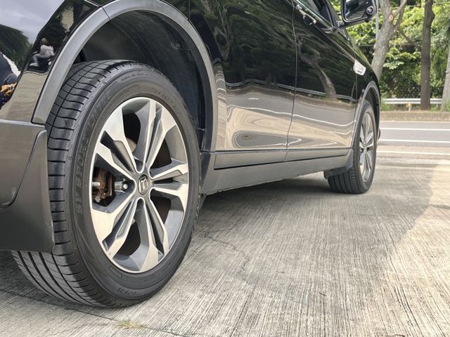 1.8頂級3D安全版＊自用一手車＊室內車庫車＊原廠保養＊原版件＊認證報告＊電動尾門＊天窗＊６安＊環景＊可全額貸款＊可換車  第6張相片