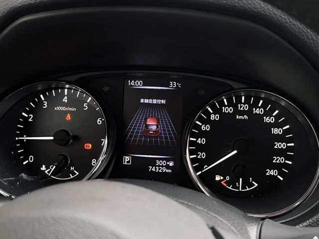 2.0頂級版＊小改款＊環景＊盲點＊６安＊摸門＊自用一手車＊原廠保養＊原版件＊認證車＊可全額貸款＊可換車＊  第12張相片