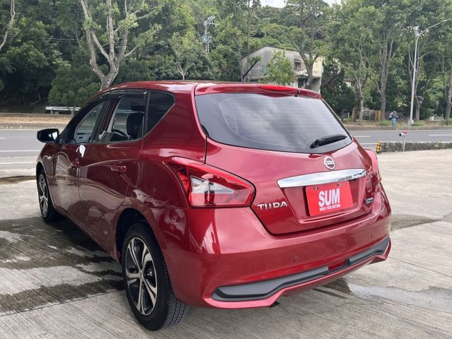 iTIIDA新款＊頂級旗艦版＊原廠保養＊原版件認證車＊盲點＊抬顯＊CARPLAY＊導航＊定速＊恆溫＊可全額貸＊  第3張相片