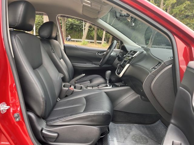 iTIIDA新款＊頂級旗艦版＊原廠保養＊原版件認證車＊盲點＊抬顯＊CARPLAY＊導航＊定速＊恆溫＊可全額貸＊  第10張相片