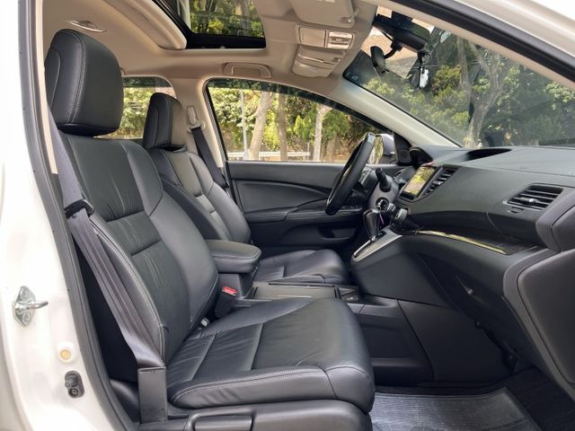 2WD頂級版＊小改款＊原廠選配多＊HID自動頭燈＊盲點監視＊導航＊４安＊１８吋槍灰鋁圈＊可全額貸款＊可換車＊  第12張相片