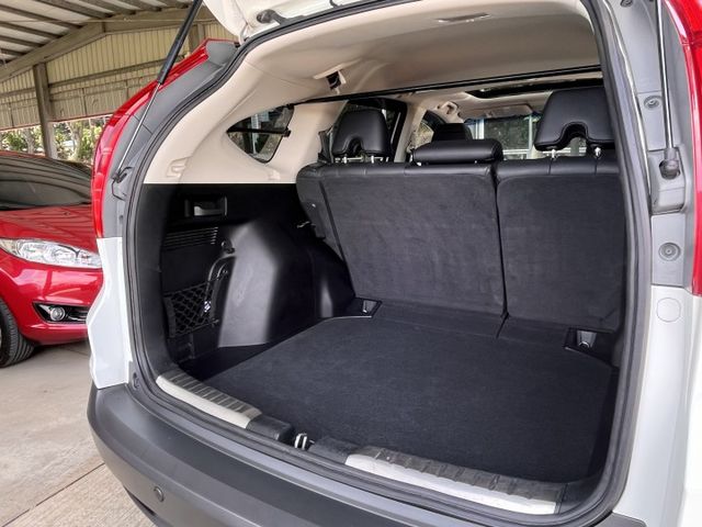 2WD頂級版＊小改款＊原廠選配多＊HID自動頭燈＊盲點監視＊導航＊４安＊１８吋槍灰鋁圈＊可全額貸款＊可換車＊  第14張相片