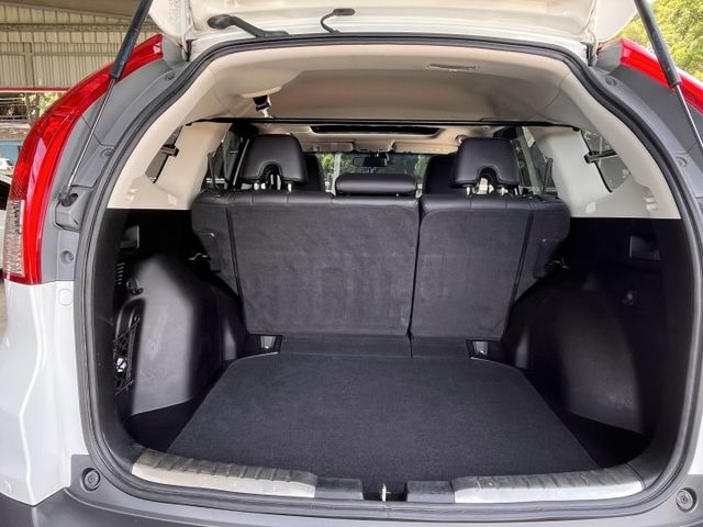 2WD頂級版＊小改款＊原廠選配多＊HID自動頭燈＊盲點監視＊導航＊４安＊１８吋槍灰鋁圈＊可全額貸款＊可換車＊  第15張相片