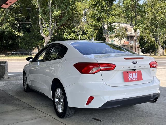 182時尚版＊渦輪＋８速＊自用一手車＊原版件＊認證車＊６安＊CARPLAY＊ＥＰＢ＊可全額貸款可換車  第3張相片