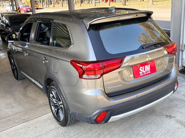 小改款＊尊貴型＊原廠保養＊原版件＊認證完成＊液晶儀表＊ＡＣＣ跟車＊盲點＊電動尾門＊電動椅＊安卓機＊ＩＫＥＹ＊可全貸可換車  第4張相片