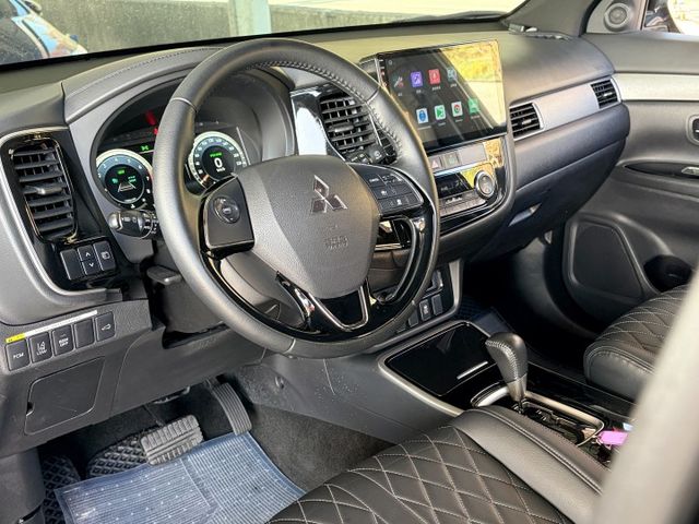 小改款＊尊貴型＊原廠保養＊原版件＊認證完成＊液晶儀表＊ＡＣＣ跟車＊盲點＊電動尾門＊電動椅＊安卓機＊ＩＫＥＹ＊可全貸可換車  第7張相片