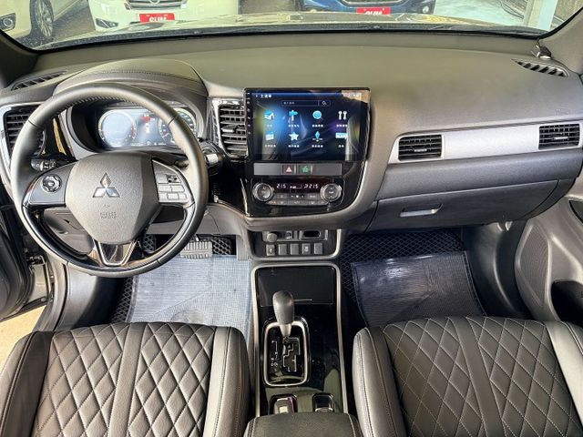 小改款＊尊貴型＊原廠保養＊原版件＊認證完成＊液晶儀表＊ＡＣＣ跟車＊盲點＊電動尾門＊電動椅＊安卓機＊ＩＫＥＹ＊可全貸可換車  第11張相片