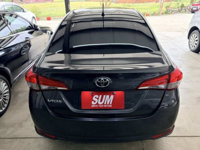 小改款＊精裝特仕版＊自用一手車＊原版件認證＊升級ＬＥＤ頭燈＊CARPLAY＊GARMIN導航＊數位電視＊倒車顯影＊ＨＵＤ  第6張相片