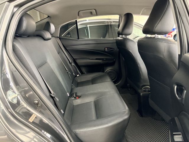 小改款＊精裝特仕版＊自用一手車＊原版件認證＊升級ＬＥＤ頭燈＊CARPLAY＊GARMIN導航＊數位電視＊倒車顯影＊ＨＵＤ  第11張相片