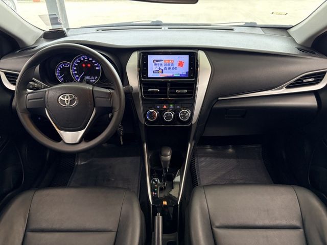 小改款＊精裝特仕版＊自用一手車＊原版件認證＊升級ＬＥＤ頭燈＊CARPLAY＊GARMIN導航＊數位電視＊倒車顯影＊ＨＵＤ  第14張相片