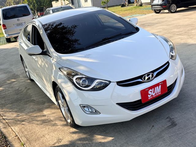 豪華型＊自用車＊原版件認證車＊升級極光版頭尾燈＊空力套件＊導航影音＊抬顯＊胎壓偵測＊可全額貸款＊實車實價在店  第4張相片