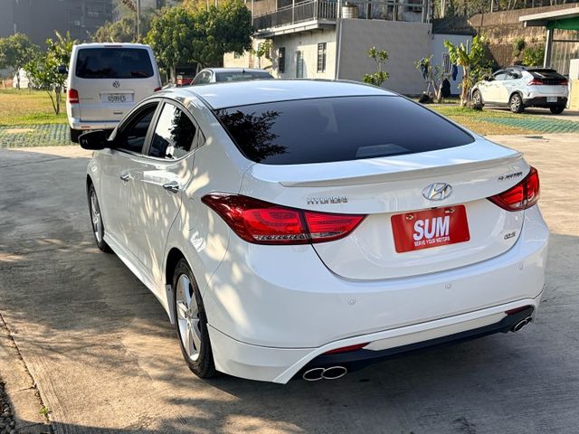 豪華型＊自用車＊原版件認證車＊升級極光版頭尾燈＊空力套件＊導航影音＊抬顯＊胎壓偵測＊可全額貸款＊實車實價在店  第5張相片