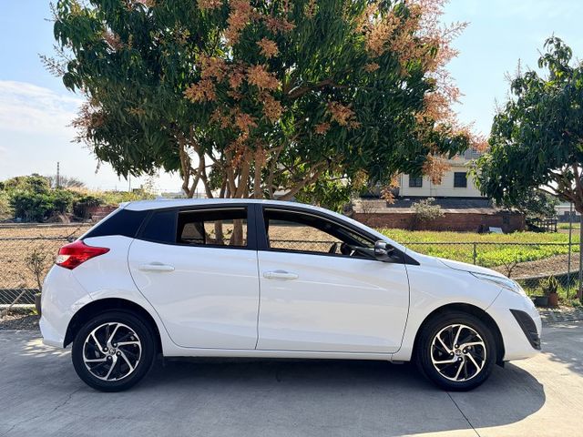 ２２年型小改款胖胖鴨＊原版件認證車＊黑化外觀＊７氣囊＊黑頂棚＊最保值國民小車＊可全額貸款可換車  第9張相片