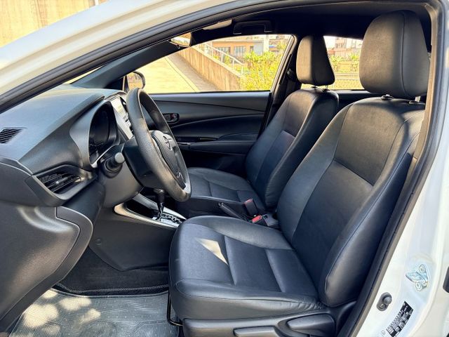 ２２年型小改款胖胖鴨＊原版件認證車＊黑化外觀＊７氣囊＊黑頂棚＊最保值國民小車＊可全額貸款可換車  第12張相片