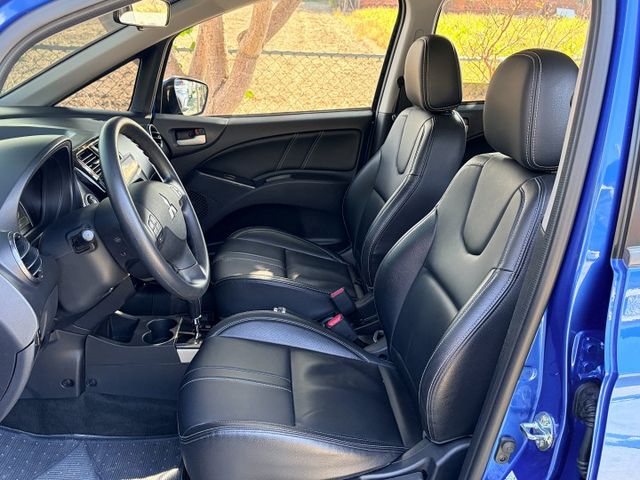 小改款＊頂級尊榮型＊自用車庫車＊液晶儀表版＊安卓機＊ＩＫＥＹ＊電動尾門＊車頂架＊原版件＊認證完成＊可全額貸款可換車＊  第11張相片