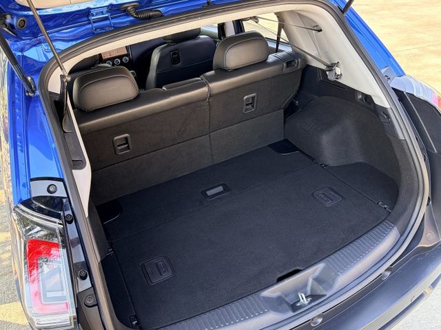 小改款＊頂級尊榮型＊自用車庫車＊液晶儀表版＊安卓機＊ＩＫＥＹ＊電動尾門＊車頂架＊原版件＊認證完成＊可全額貸款可換車＊  第13張相片