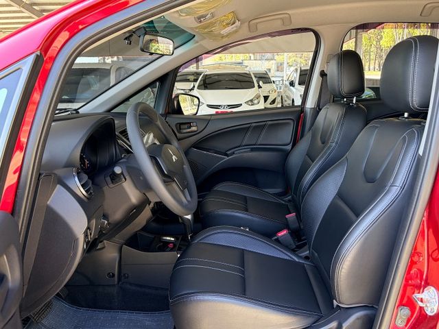 ２１型小改款＊限量特仕版＊潮有型＊女用一手車＊超低里程＊原廠保養＊全車原版件＊認證完成＊ｉＫＥＹ＊安卓機＊可全額貸可換車  第11張相片