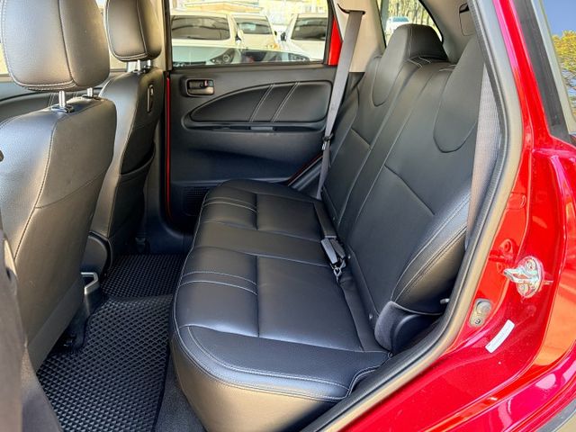 ２１型小改款＊限量特仕版＊潮有型＊女用一手車＊超低里程＊原廠保養＊全車原版件＊認證完成＊ｉＫＥＹ＊安卓機＊可全額貸可換車  第12張相片