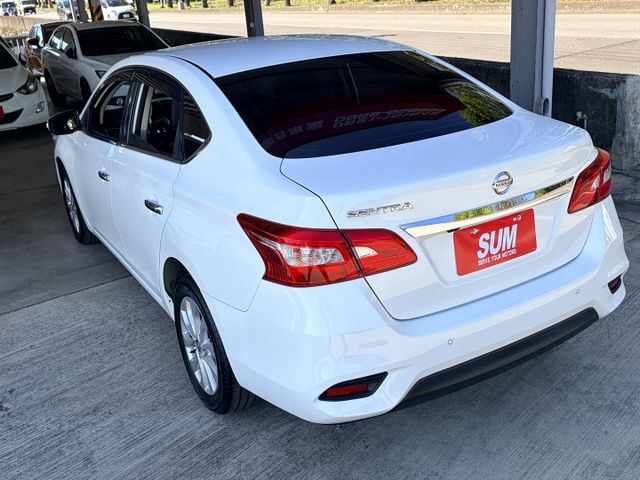 18型新款＊自用一手車＊低里程＊室內車＊原版件＊認證完成＊實車實價＊可全額貸款可換車＊  第4張相片