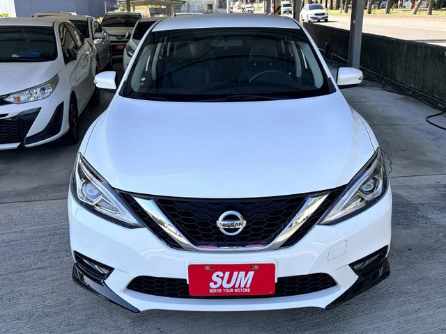 18型新款＊自用一手車＊低里程＊室內車＊原版件＊認證完成＊實車實價＊可全額貸款可換車＊  第6張相片