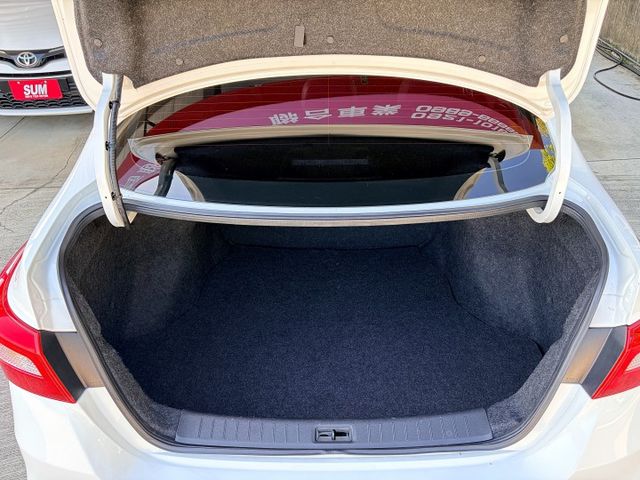 18型新款＊自用一手車＊低里程＊室內車＊原版件＊認證完成＊實車實價＊可全額貸款可換車＊  第8張相片