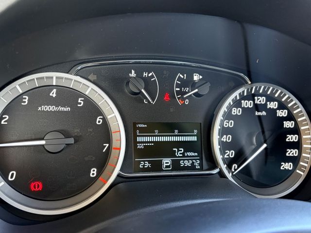 18型新款＊自用一手車＊低里程＊室內車＊原版件＊認證完成＊實車實價＊可全額貸款可換車＊  第12張相片