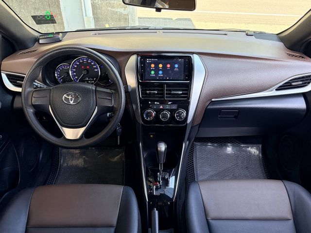 21年式CROSSOVER跨界版＊自用一手車＊升級選配多＊ＣＰ值高＊原版件認證車＊雙色內裝＊導航＊抬顯＊胎壓＊可全額貸款  第14張相片