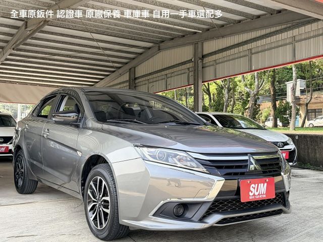 精裝特仕版＊20型小改款＊星河灰＊自用一手車＊車庫車＊原廠保養＊全車原版件＊認證車＊盲點＊安卓機＊６安＊黑化套件＊可全貸  第5張相片