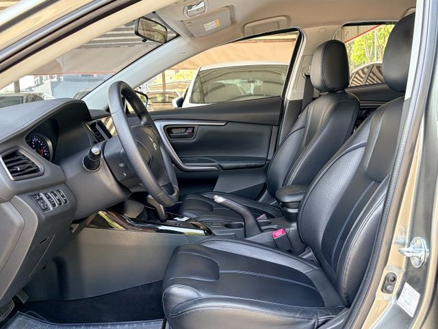 精裝特仕版＊20型小改款＊星河灰＊自用一手車＊車庫車＊原廠保養＊全車原版件＊認證車＊盲點＊安卓機＊６安＊黑化套件＊可全貸  第12張相片