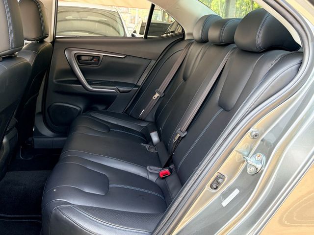 精裝特仕版＊20型小改款＊星河灰＊自用一手車＊車庫車＊原廠保養＊全車原版件＊認證車＊盲點＊安卓機＊６安＊黑化套件＊可全貸  第13張相片