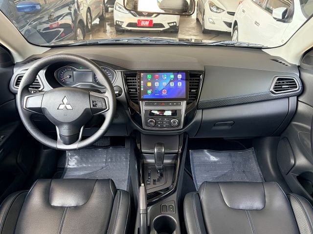 精裝特仕版＊20型小改款＊星河灰＊自用一手車＊車庫車＊原廠保養＊全車原版件＊認證車＊盲點＊安卓機＊６安＊黑化套件＊可全貸  第14張相片