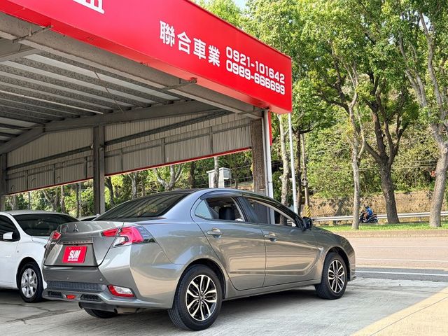 精裝特仕版＊20型小改款＊星河灰＊自用一手車＊車庫車＊原廠保養＊全車原版件＊認證車＊盲點＊安卓機＊６安＊黑化套件＊可全貸  第19張相片