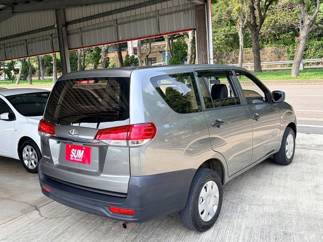 小改款＊星河灰＊標誌型＊低里程＊原版件＊認證車＊保固＋保證＊可改２人座＊可全額貸款可換車＊實車實價保證＊  第3張相片