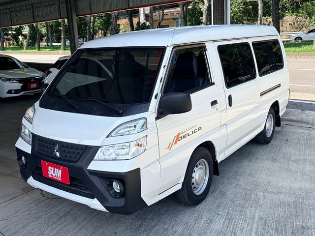 新款得利卡＊自排＊原廠保養＊原版件＊認證完成＊還有原廠保固＊盲點＊定速＊８人座客貨兩用＊可全額貸款＊可換車＊  第3張相片