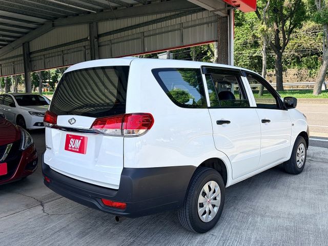 網路特價＊超低里程＊原廠保養＊認證完成＊實車實價＊僅有一台＊可改貨車版＊可全額貸款可換車＊自排＊附原廠保固＊  第3張相片