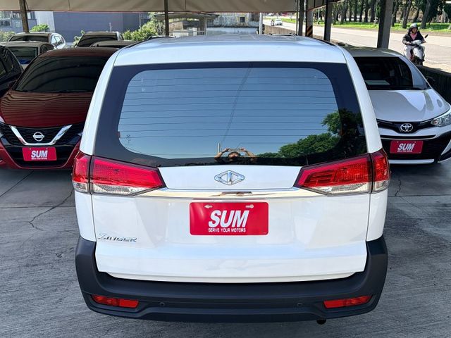 網路特價＊超低里程＊原廠保養＊認證完成＊實車實價＊僅有一台＊可改貨車版＊可全額貸款可換車＊自排＊附原廠保固＊  第8張相片