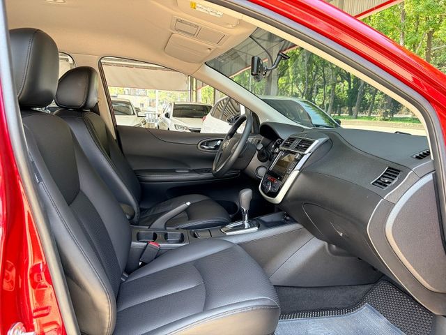 網路特價＊小改款旗艦版＊自用一手車＊低里程＊原廠保養＊室內車＊認證完成＊盲點＊６安＊ＩＫＥＹ＊可全額貸款可換車＊  第12張相片