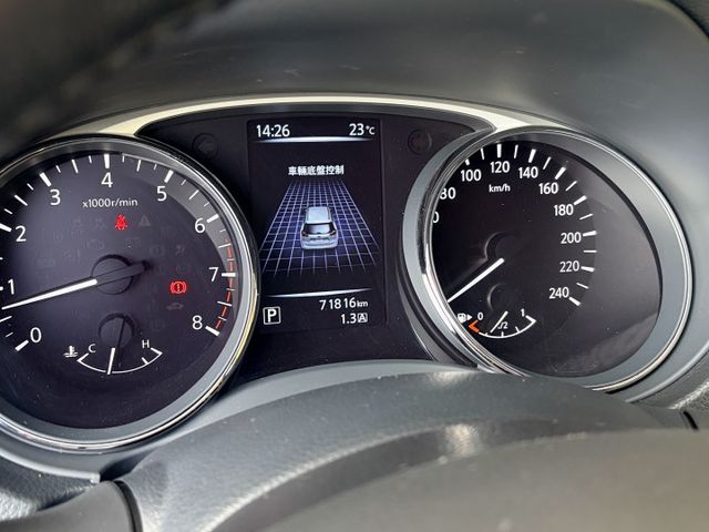 2WD完美影音版＊自用車低里程＊原版件＋認證車＊環景＊ＩＫＥＹ＊車架頂＊可全額貸款可換車＊實車在店＊  第12張相片