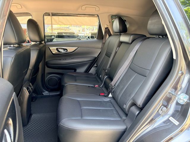 2WD完美影音版＊自用車低里程＊原版件＋認證車＊環景＊ＩＫＥＹ＊車架頂＊可全額貸款可換車＊實車在店＊  第16張相片