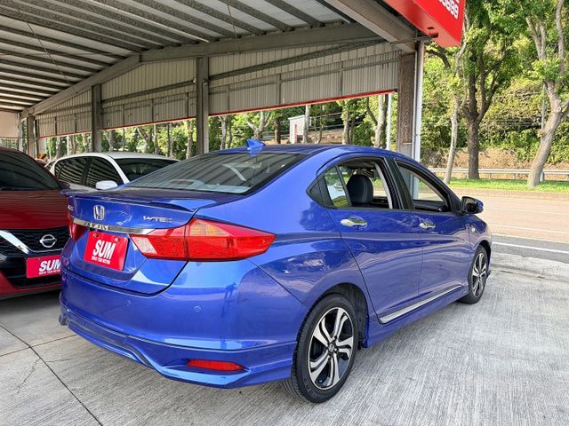 網路特價＊頂級版＊１６型小改款＊自用車低里程＊原版件＋認證車＊實車實價＊可全額貸＊6安＊導航＊定速＊快撥＊  第3張相片